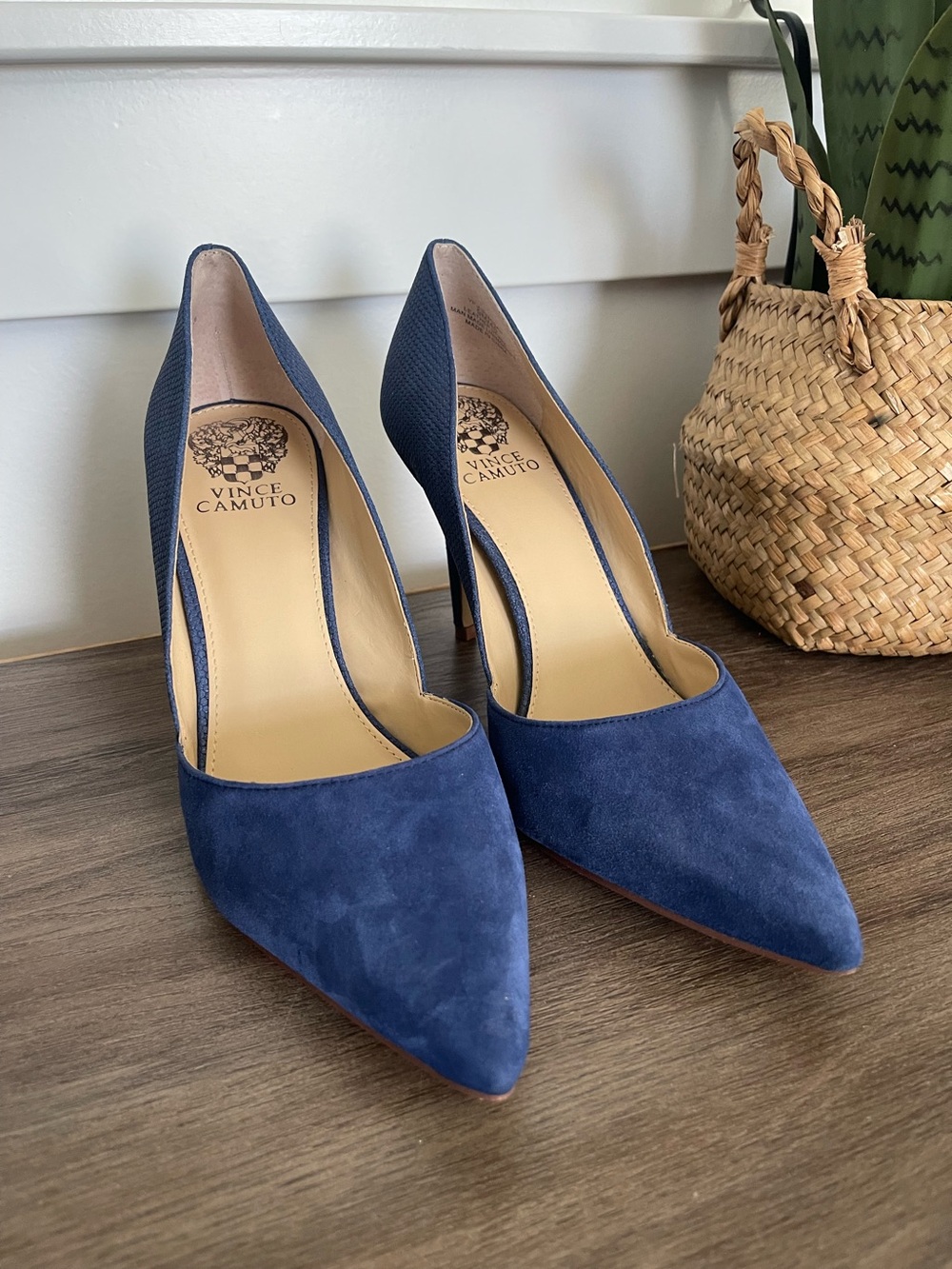 Vince Camuto Navy Suede Pointed Toe Stiletto Pumps 9
